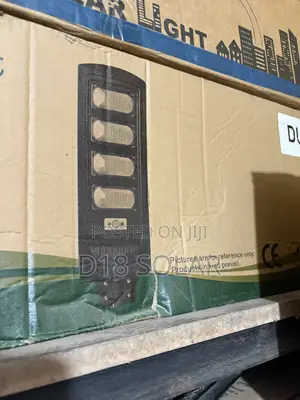 4 Eyes Solar All in 1 Street Light