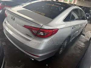Hyundai Sonata Limited 2.0T 4dr Sedan (2.0L 4cyl Turbo 6A) 2015 Silver