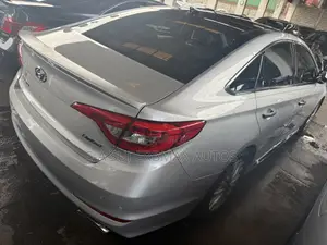 Hyundai Sonata Limited 2.0T 4dr Sedan (2.0L 4cyl Turbo 6A) 2015 Silver