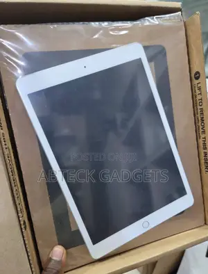 New Apple iPad 10.2 (2021) 32 GB White