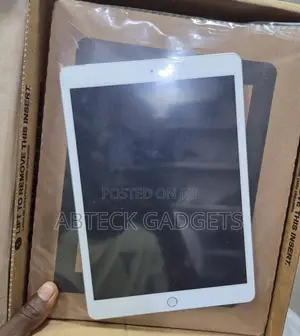 New Apple iPad 10.2 (2021) 32 GB White
