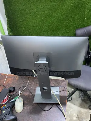 Dell Utra Sharp Monitor