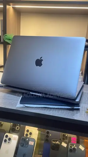 Laptop Apple MacBook Pro 2021 M1 8GB Apple M1 SSD 512GB