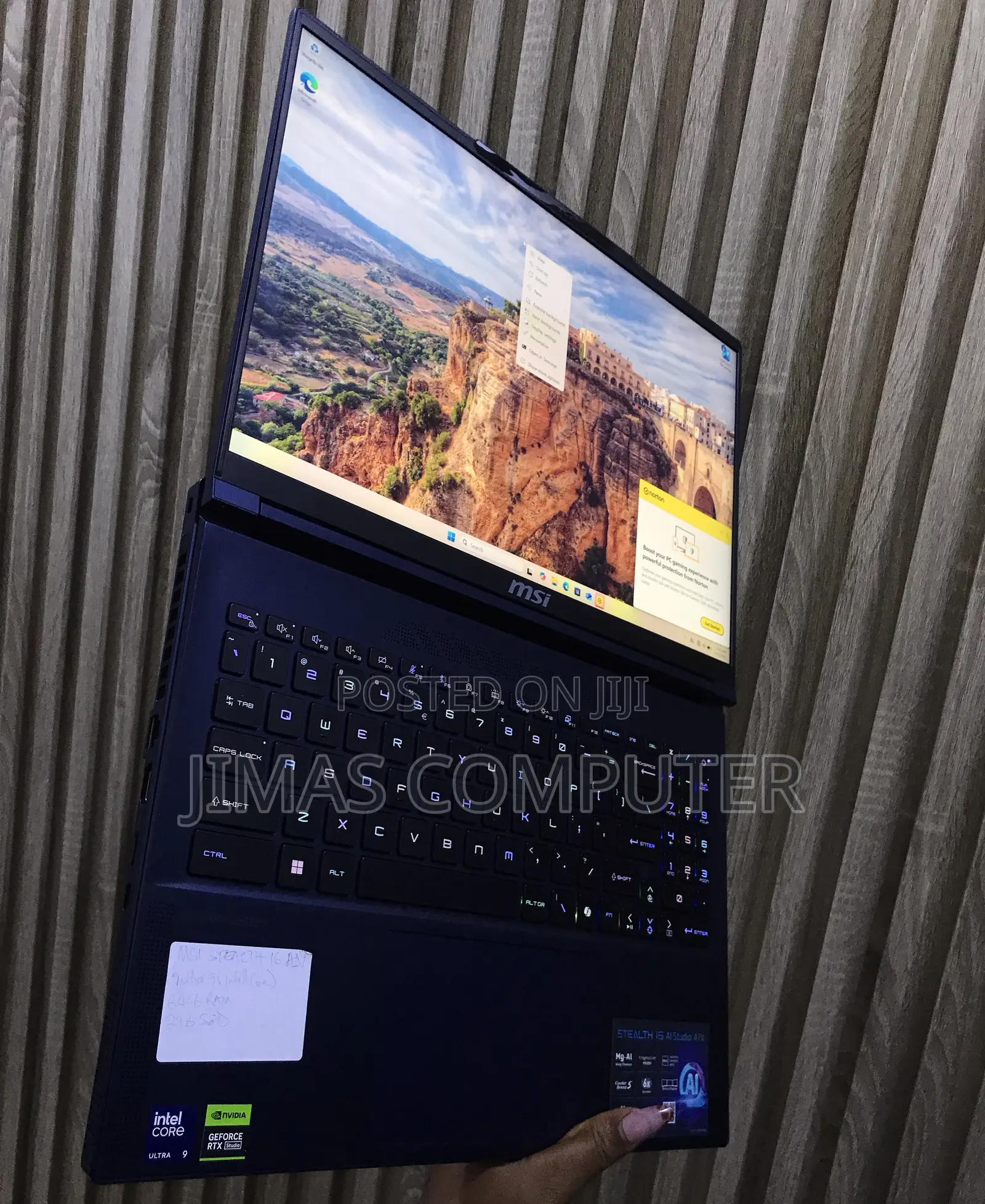 Laptop MSI Stealth 16 AI Studio 64GB Intel Core Ultra 9 SSD 2T
