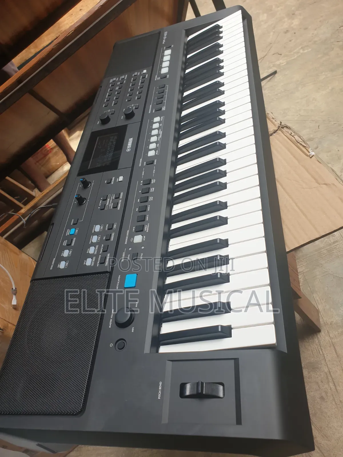 Professional Yamaha PSR-E483 Keyboard