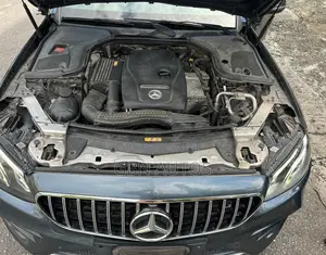 Mercedes-Benz E300 Base RWD Sedan (2.0L 4cyl 9A) 2017 Gray