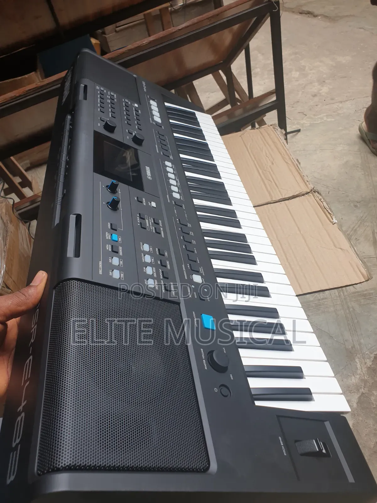 Professional Yamaha PSR-E483 Keyboard