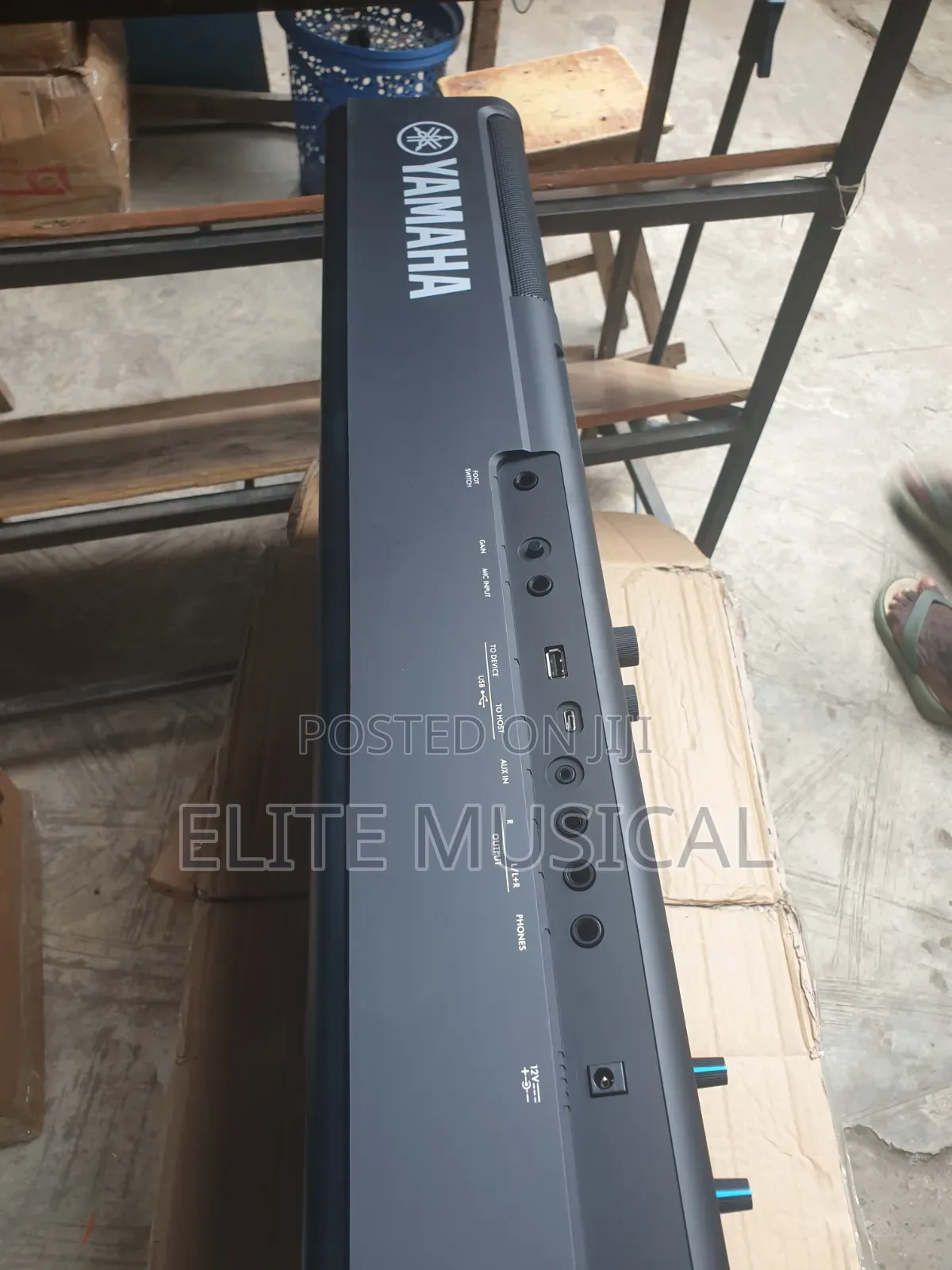 Professional Yamaha PSR-E483 Keyboard