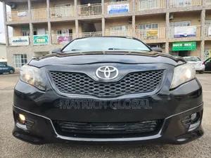 Toyota Camry SE 4dr Sedan (2.5L 4cyl 6A) 2011 Black