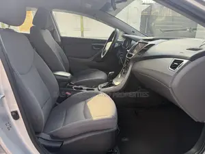 Hyundai Elantra SE 4dr Sedan (1.8L 4cyl 6A) 2015 Silver