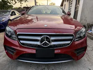 Mercedes-Benz E300 2019 Red