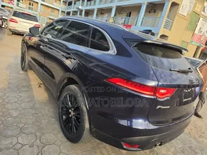 Jaguar F-Pace 2020 Blue