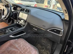 Jaguar F-Pace 2020 Blue