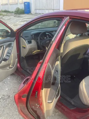 Hyundai Elantra 2014 Red