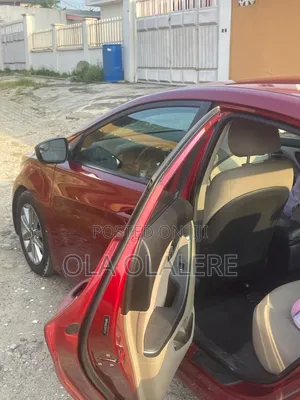 Hyundai Elantra 2014 Red