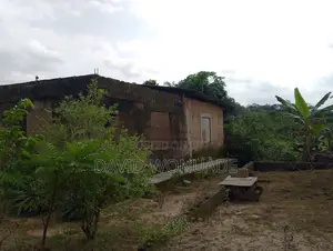 1 Full Plot of Land With Uncompleted Building