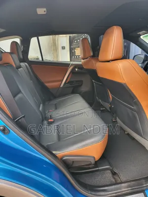 Toyota RAV4 2018 Blue