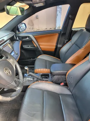Toyota RAV4 2018 Blue