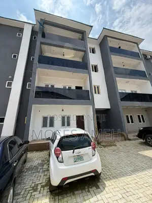 3bdrm Block of Flats in Wuye for rent