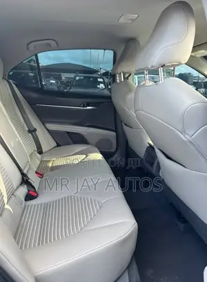 Toyota Camry 2018 White