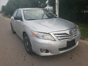Toyota Camry LE 4dr Sedan (2.5L 4cyl 6A) 2011 Silver