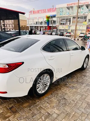 Lexus ES 2015 White