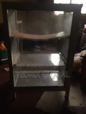 Used 3 Steps Showing Glass