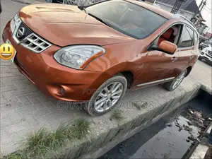 Nissan Rogue S 2012 Brown