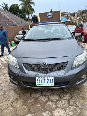 Toyota Corolla 2010 Gray