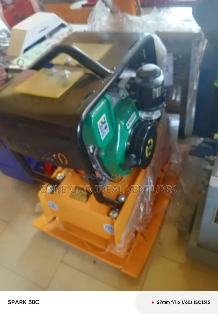 Reversible Plate Compactor Machine