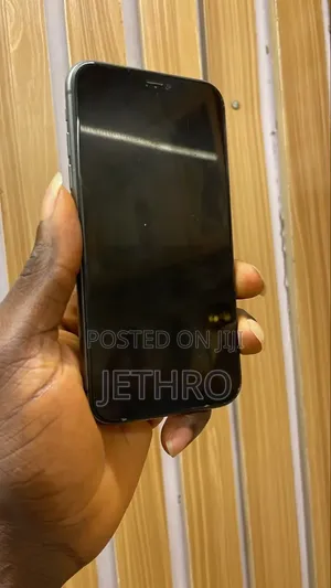 Apple iPhone 11 64 GB Black