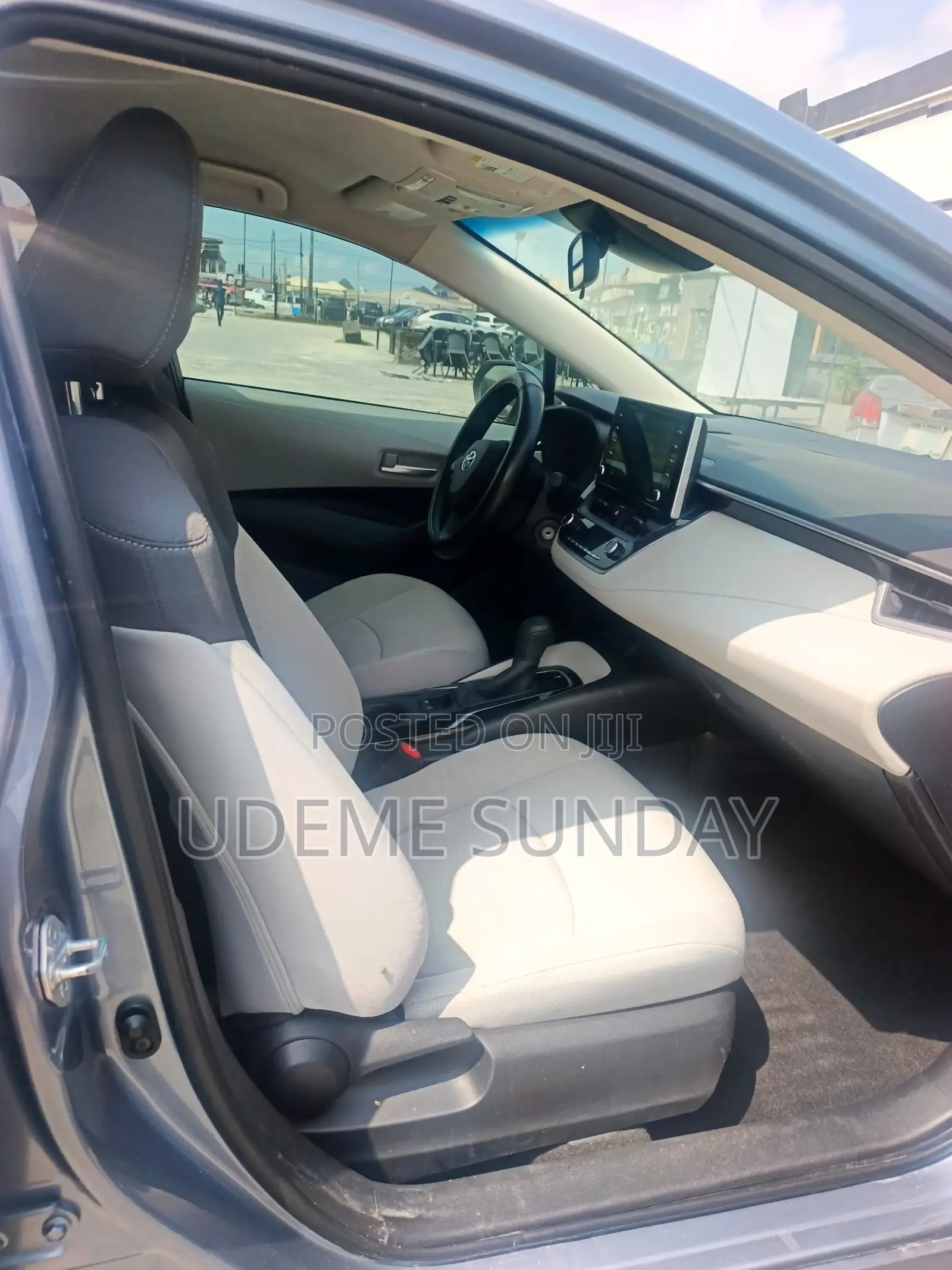 Toyota Corolla LE 2020 Blue