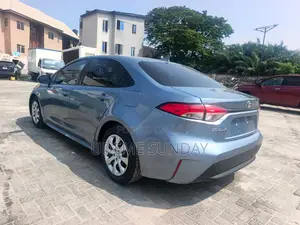 Toyota Corolla LE 2020 Blue