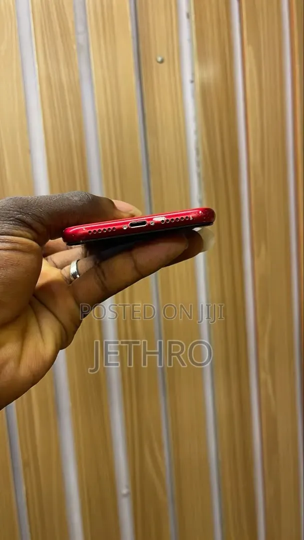Apple iPhone XR 64 GB Red