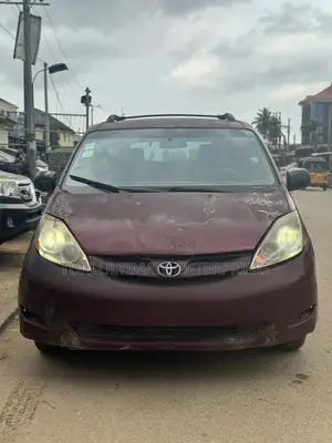 Toyota Sienna 2007 Red
