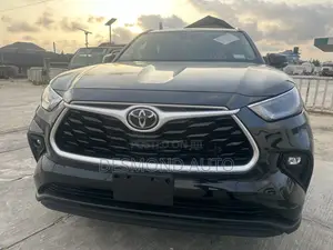 Toyota Highlander XLE 2022 Black