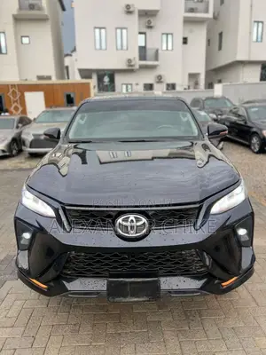 Toyota Fortuner 2.7 AWD 2018 Black