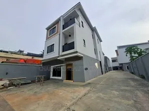4bdrm Duplex in Shonibare Estate for rent