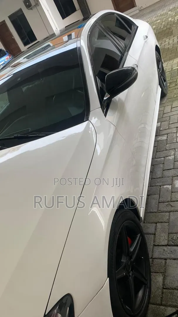Mercedes-Benz E300 2017 White