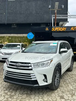 Toyota Highlander XLE 4x4 V6 (3.5L 6cyl 8A) 2017 White