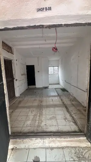 Warehouse Size Shop at First Floor