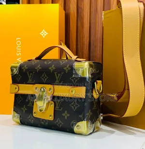Louis Vuitton Premium Luxury Men Crossbody Side Bag – Stylish, Durable