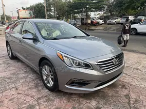 Hyundai Sonata SE 4dr Sedan (2.4L 4cyl 6A) 2015 Silver
