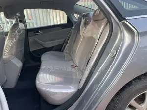 Hyundai Sonata SE 4dr Sedan (2.4L 4cyl 6A) 2015 Silver