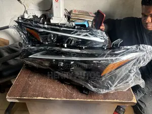 Set Headlights Is 350 2025