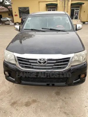 Toyota Hilux 2014 Black