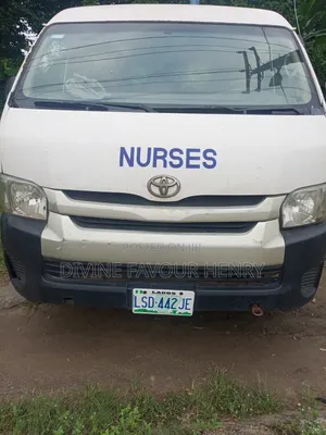 Toyota HiAce 2010 White