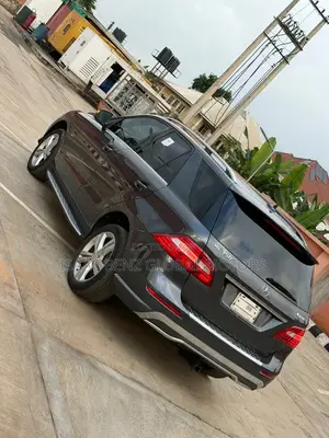 Mercedes-Benz M Class ML350 4MATIC 4dr SUV AWD (3.5L 6cyl 7A) 2014