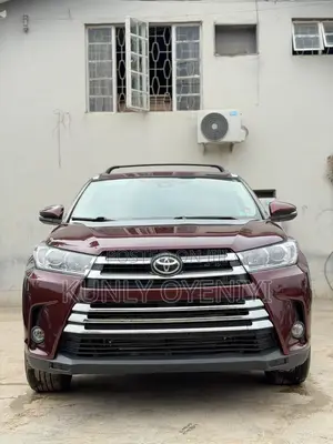 Toyota Highlander XLE 4x4 V6 (3.5L 6cyl 8A) 2018 Burgundy