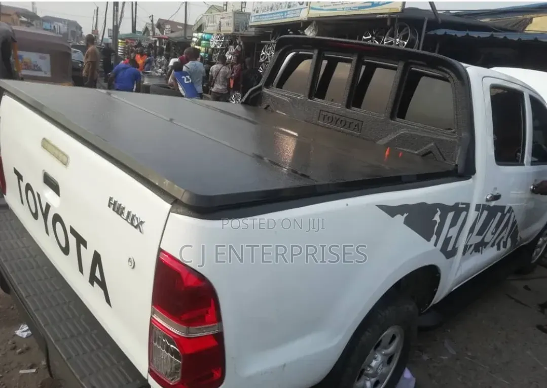 Fiber Folding Boot Cover for Toyota Hilux 2020 Model